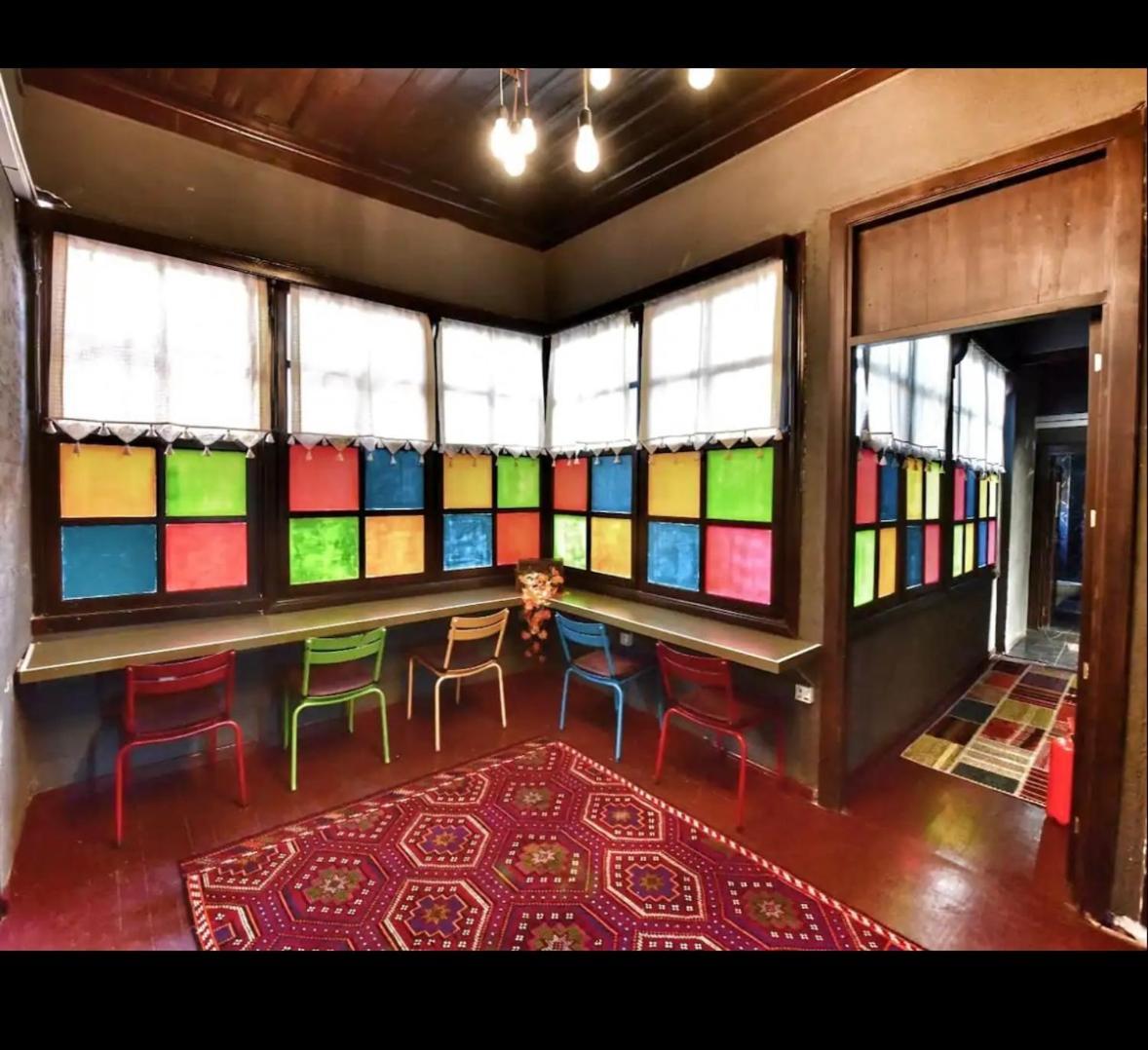 Lords Hostel & Pub アンタルヤ エクステリア 写真